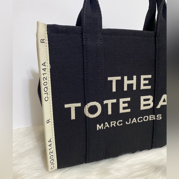NWT Marc Jacobs The Tote Medium - Picture 9 of 10